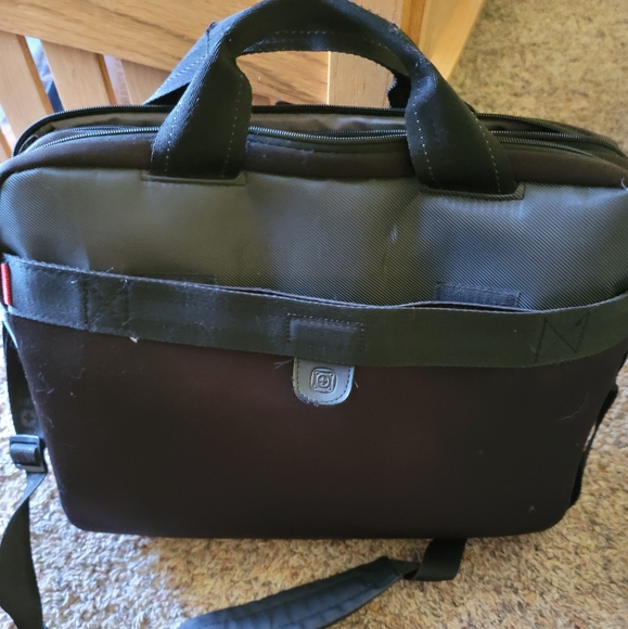 Swiss Gear Laptop Bag - Picture 2 of 4